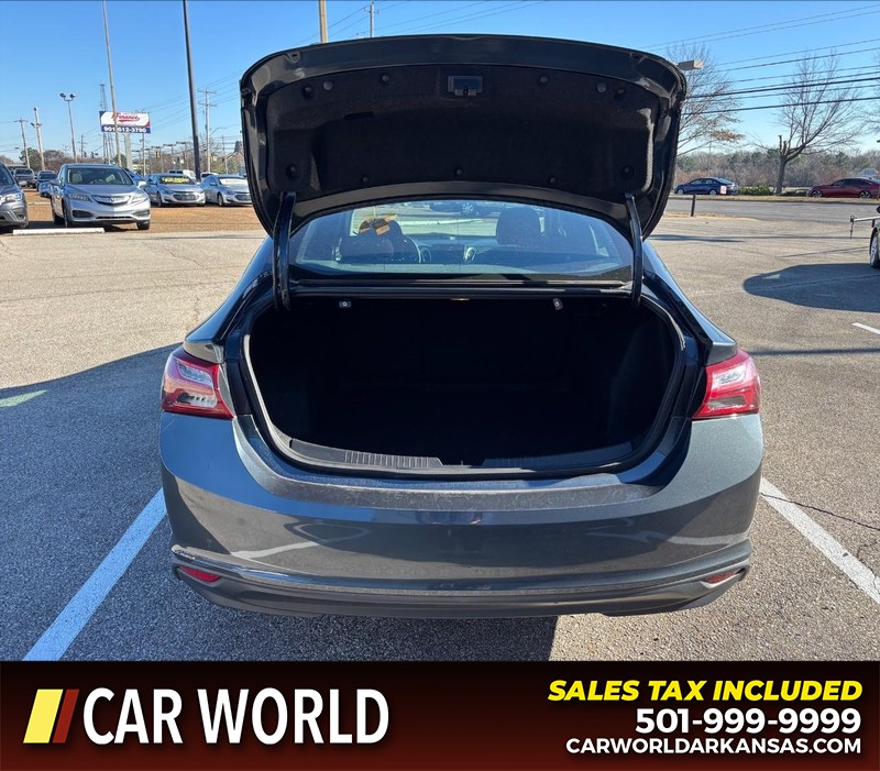 Chevrolet Malibu Vehicle Full-screen Gallery Image 5