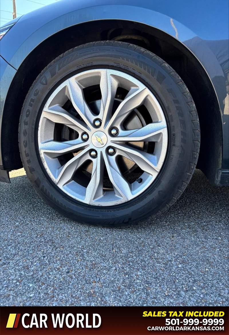 Chevrolet Malibu Vehicle Full-screen Gallery Image 11