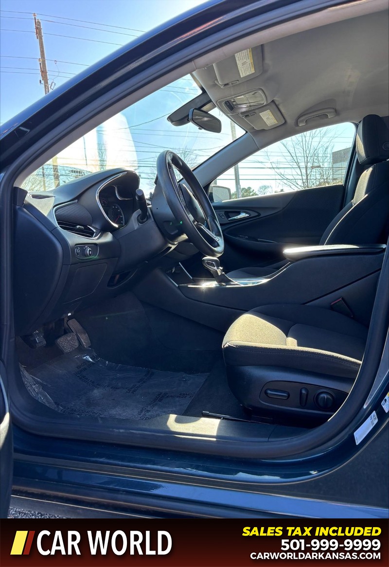 Chevrolet Malibu Vehicle Full-screen Gallery Image 13