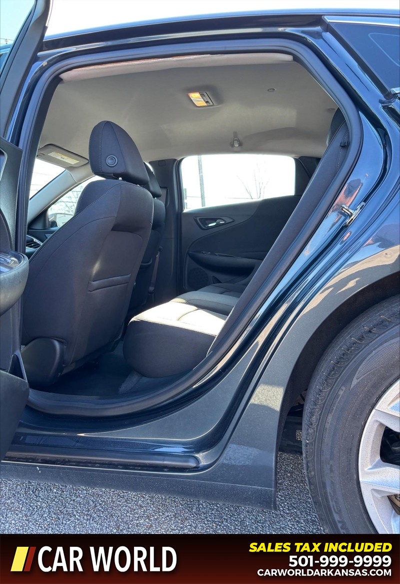 Chevrolet Malibu Vehicle Full-screen Gallery Image 15