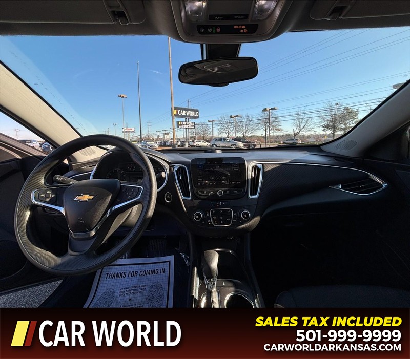 Chevrolet Malibu Vehicle Full-screen Gallery Image 16