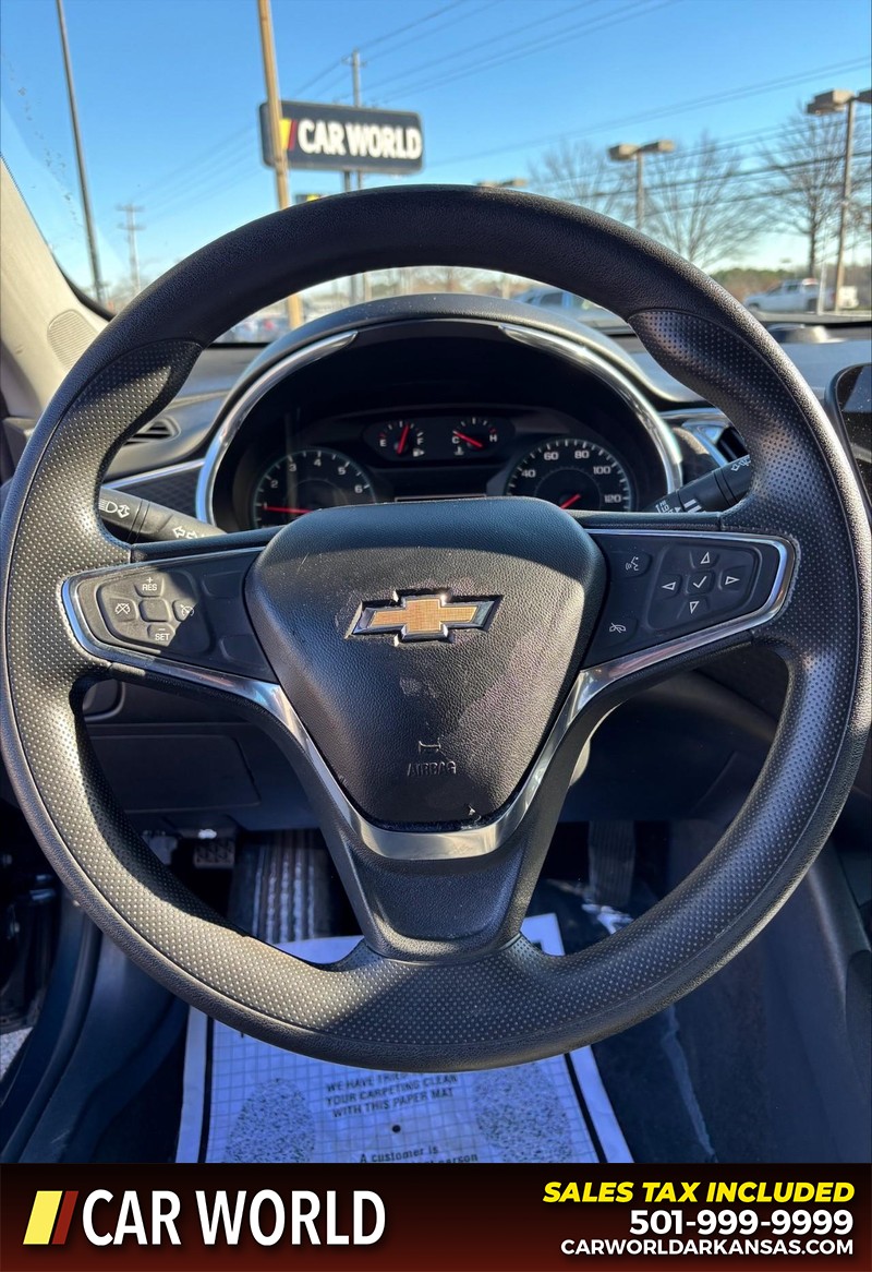 Chevrolet Malibu Vehicle Full-screen Gallery Image 19