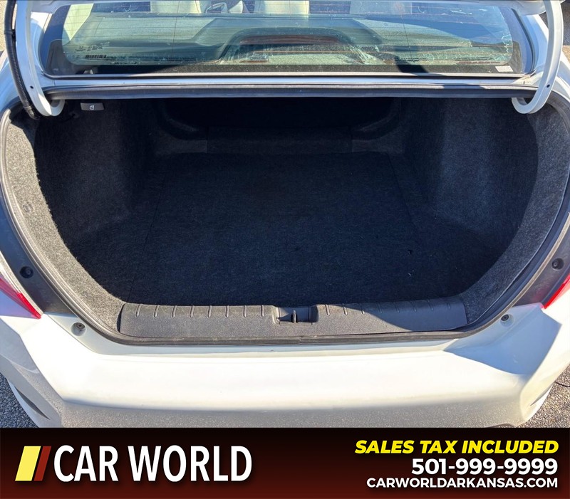 Honda Civic Sedan Vehicle Full-screen Gallery Image 6