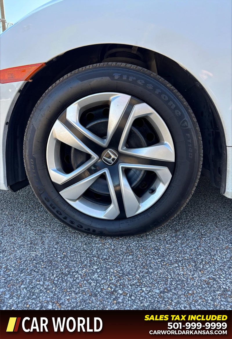 Honda Civic Sedan Vehicle Full-screen Gallery Image 11