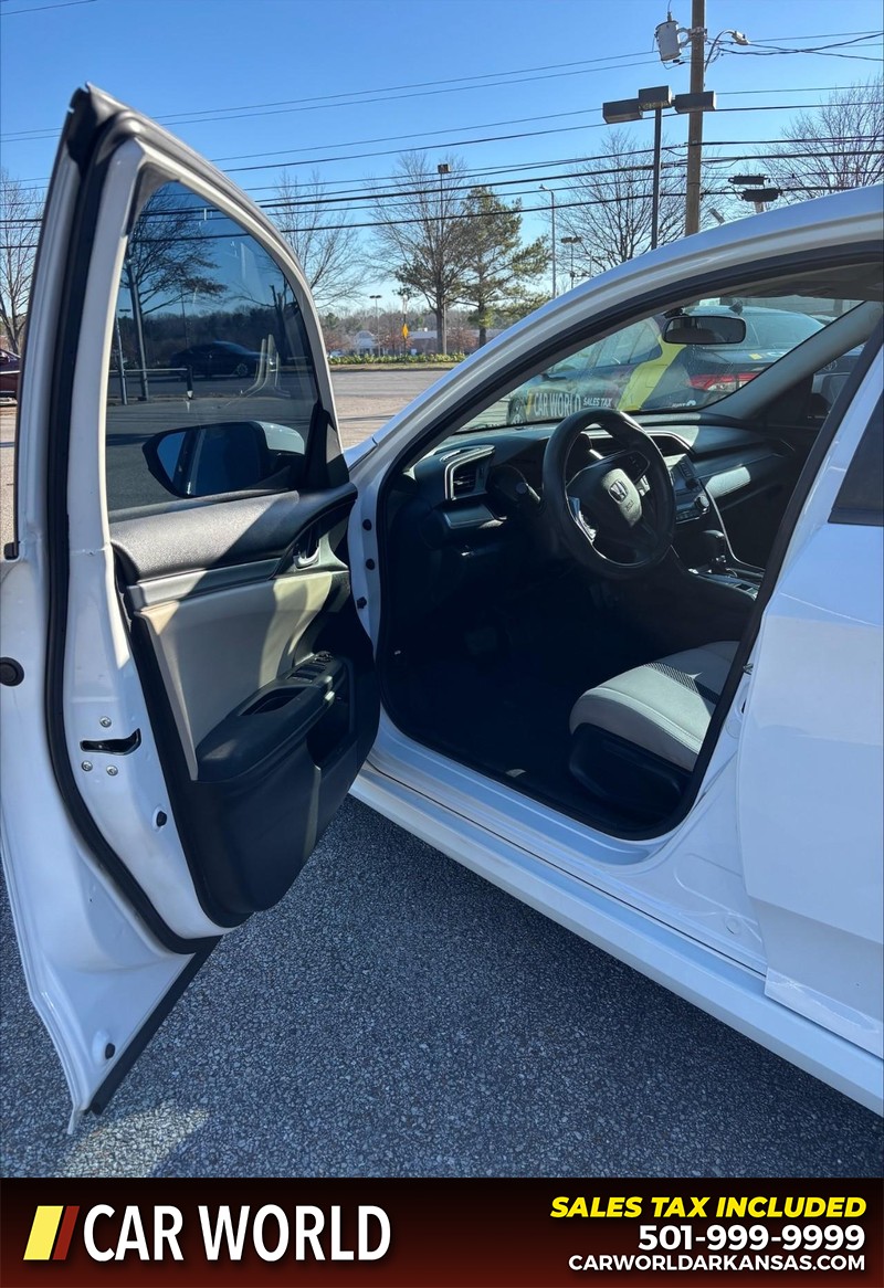 Honda Civic Sedan Vehicle Full-screen Gallery Image 12