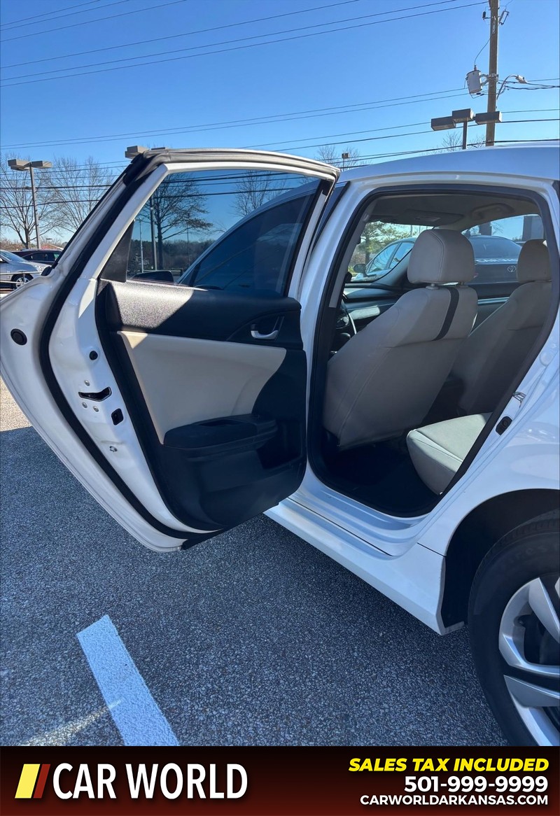 Honda Civic Sedan Vehicle Full-screen Gallery Image 14