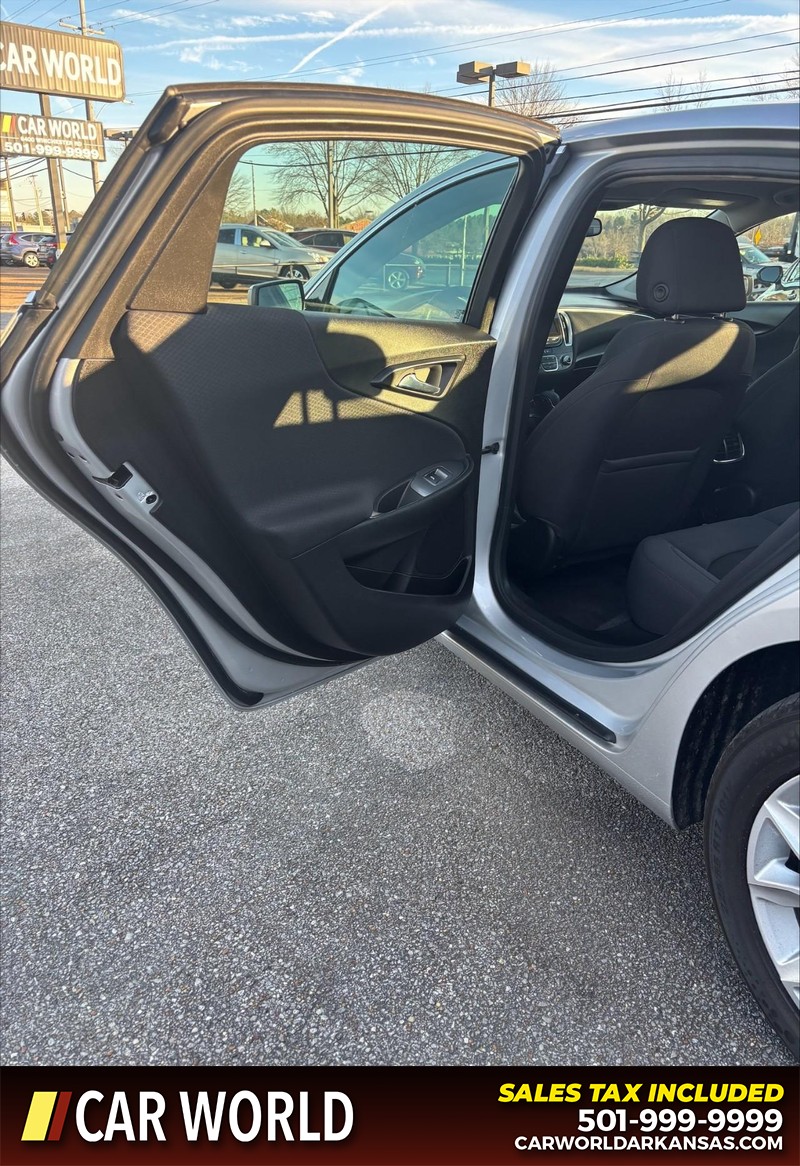 Chevrolet Malibu Vehicle Full-screen Gallery Image 14