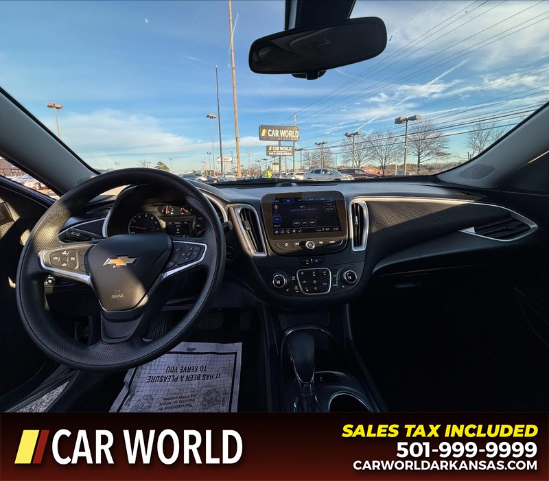 Chevrolet Malibu Vehicle Full-screen Gallery Image 16