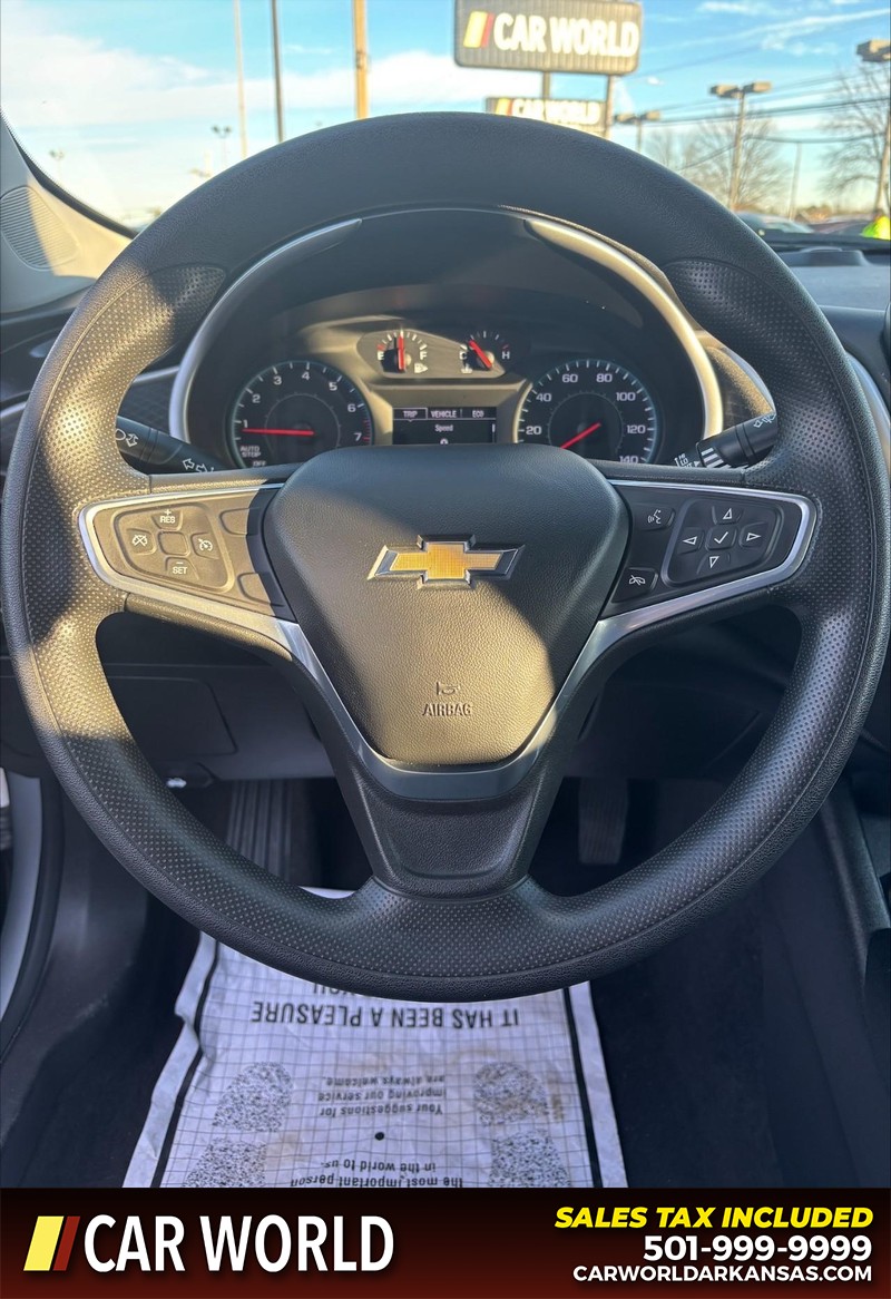 Chevrolet Malibu Vehicle Full-screen Gallery Image 19