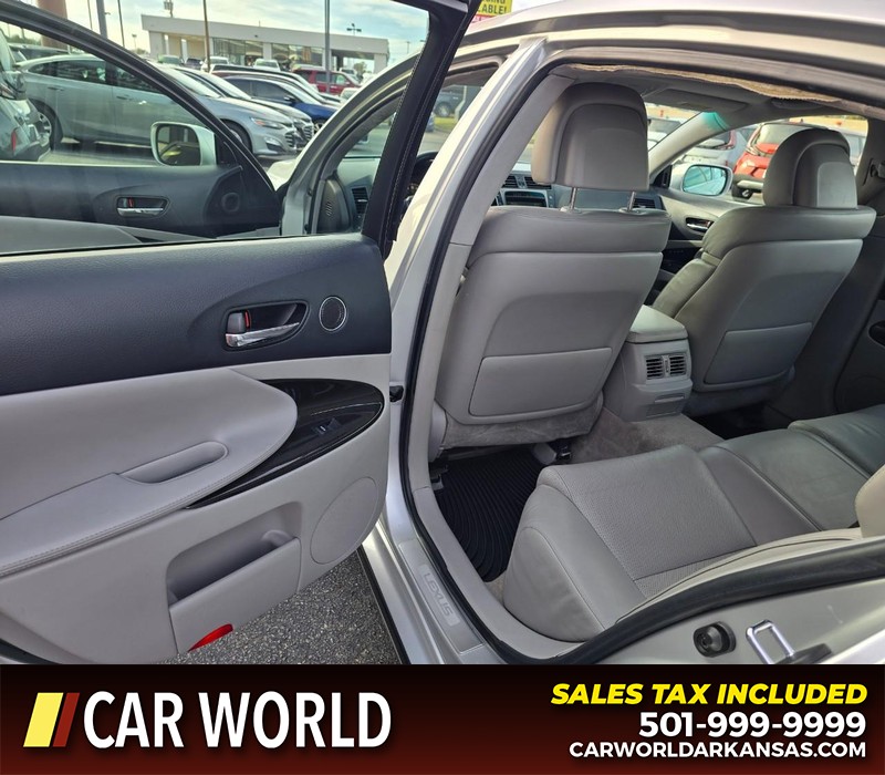 Lexus GS 300 Vehicle Full-screen Gallery Image 9