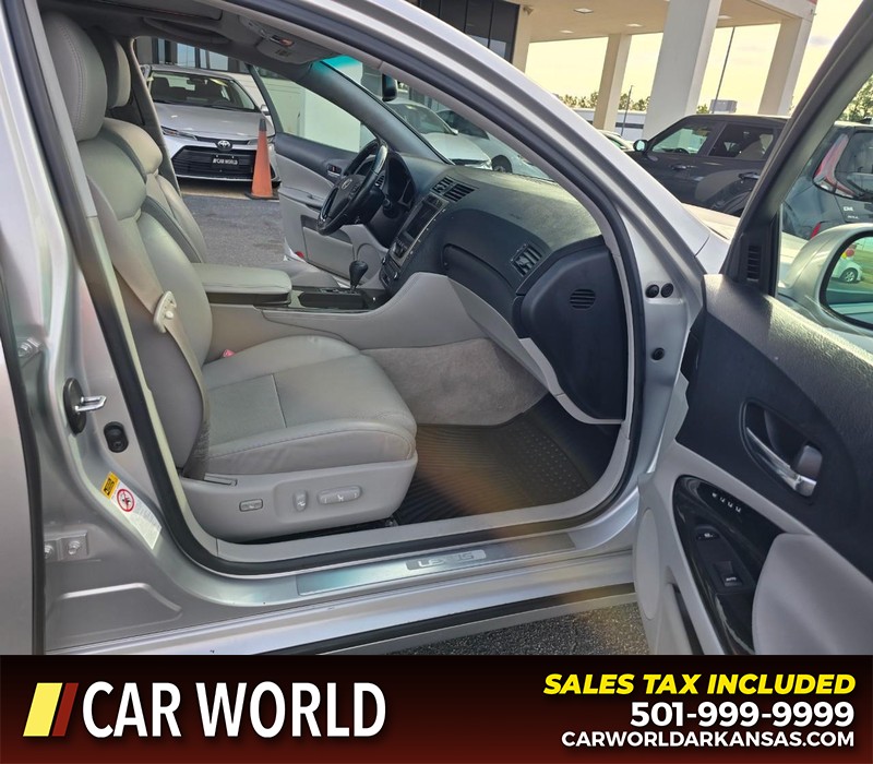 Lexus GS 300 Vehicle Full-screen Gallery Image 11