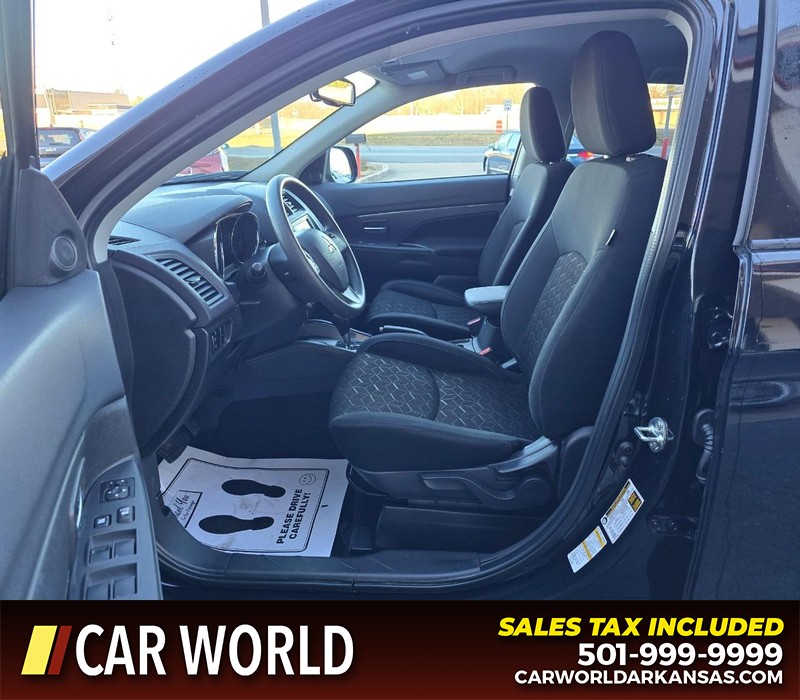 Mitsubishi Outlander Sport Vehicle Full-screen Gallery Image 8