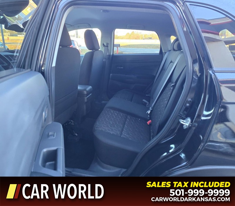 Mitsubishi Outlander Sport Vehicle Full-screen Gallery Image 10