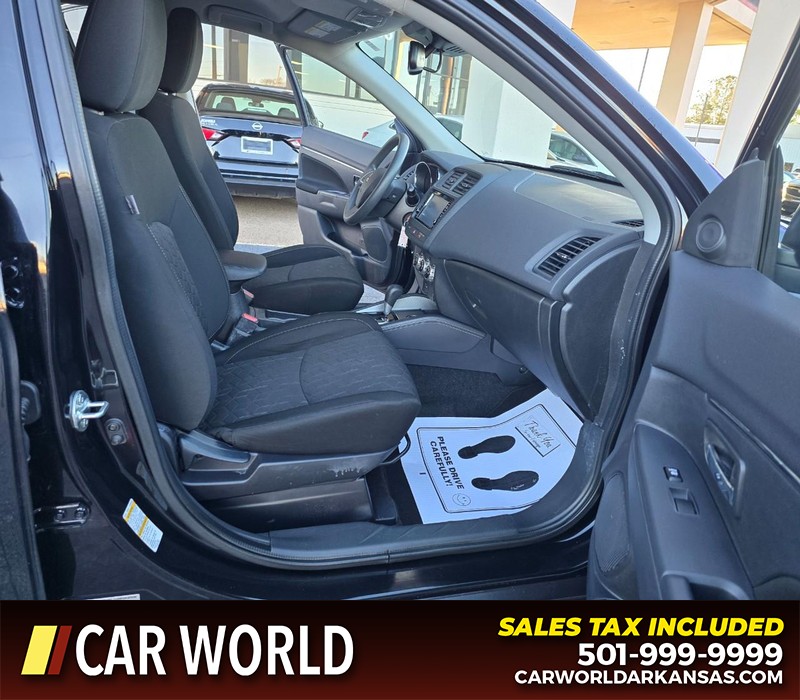 Mitsubishi Outlander Sport Vehicle Full-screen Gallery Image 11