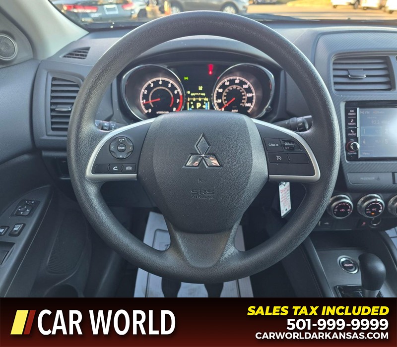 Mitsubishi Outlander Sport Vehicle Full-screen Gallery Image 15