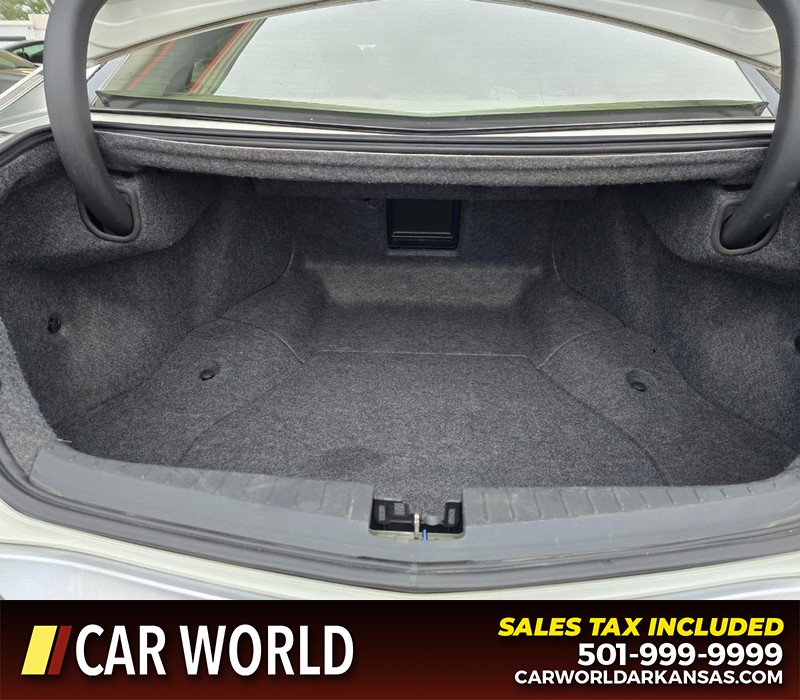 Acura TL Vehicle Full-screen Gallery Image 13