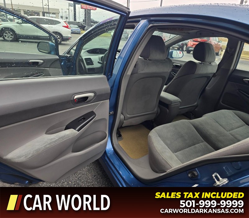 Honda Civic Sedan Vehicle Full-screen Gallery Image 9