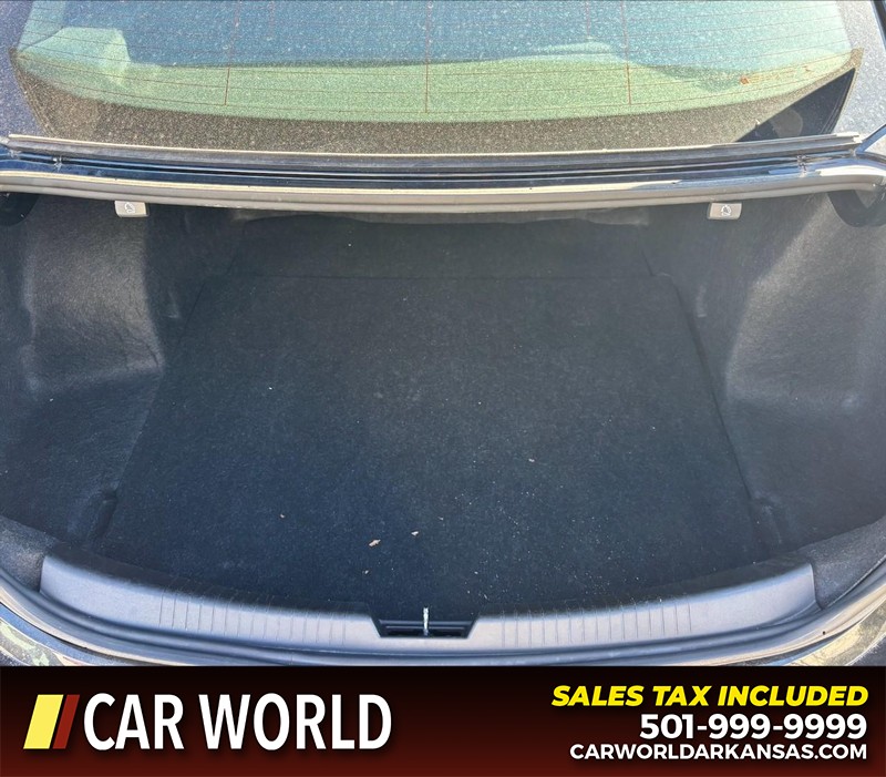 Chevrolet Malibu Vehicle Full-screen Gallery Image 6