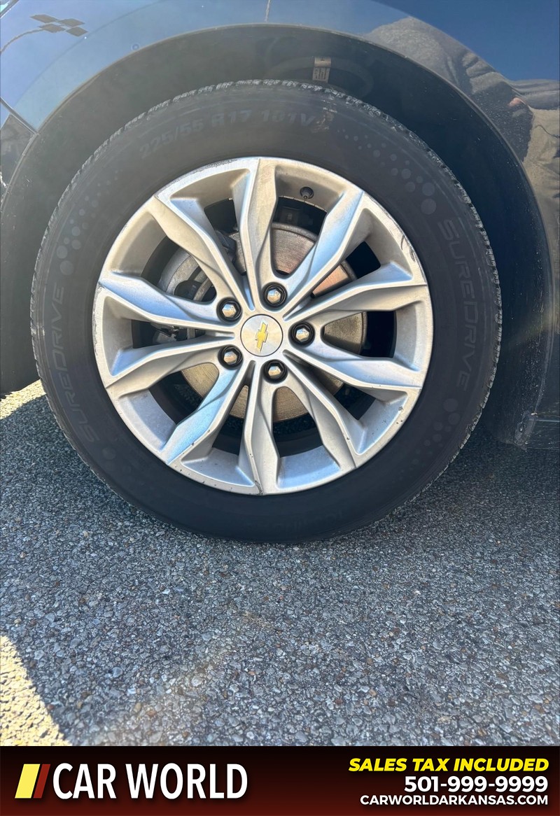 Chevrolet Malibu Vehicle Full-screen Gallery Image 11