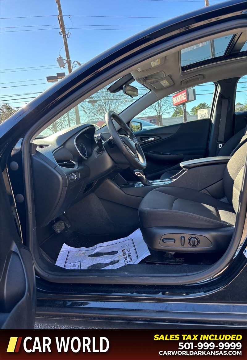 Chevrolet Malibu Vehicle Full-screen Gallery Image 13