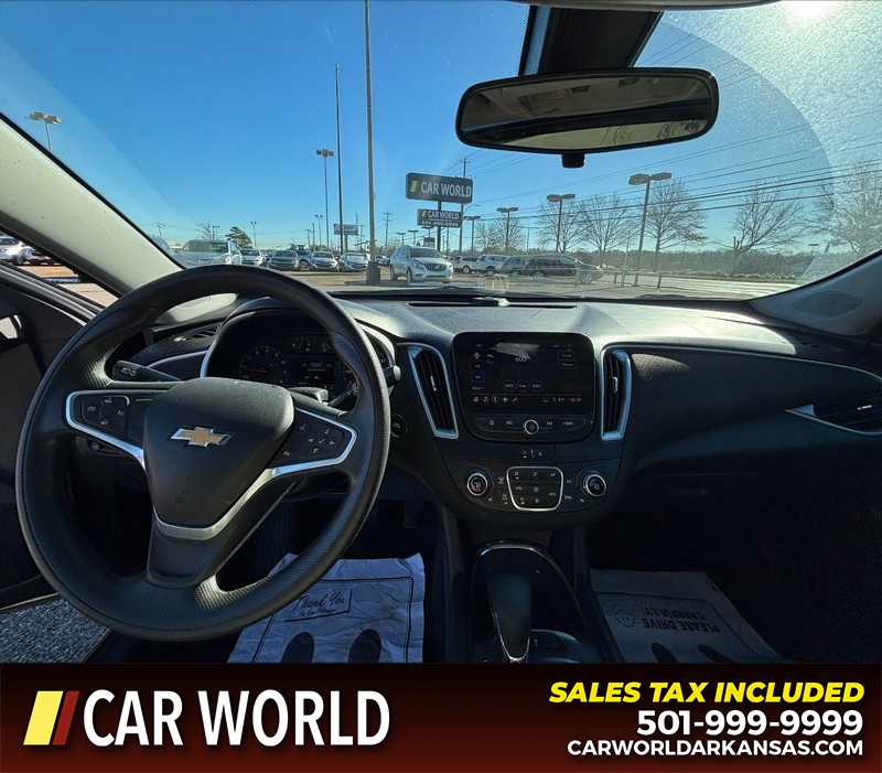 Chevrolet Malibu Vehicle Full-screen Gallery Image 16