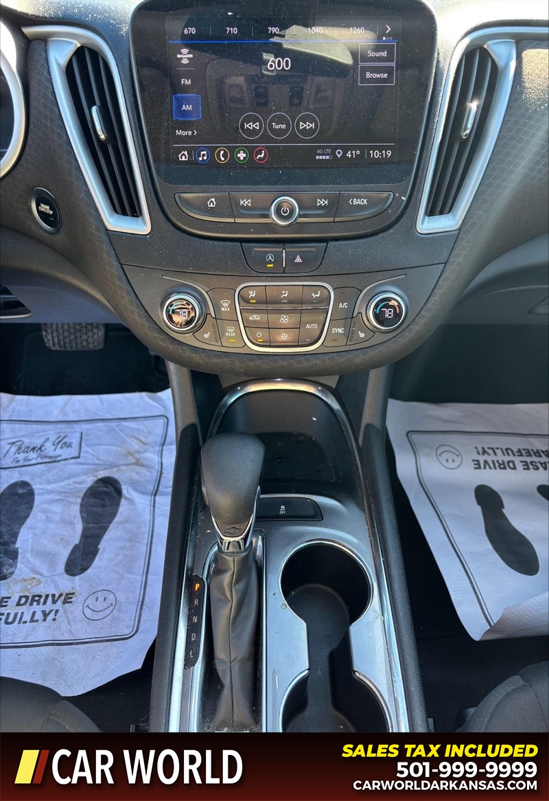 Chevrolet Malibu Vehicle Full-screen Gallery Image 17