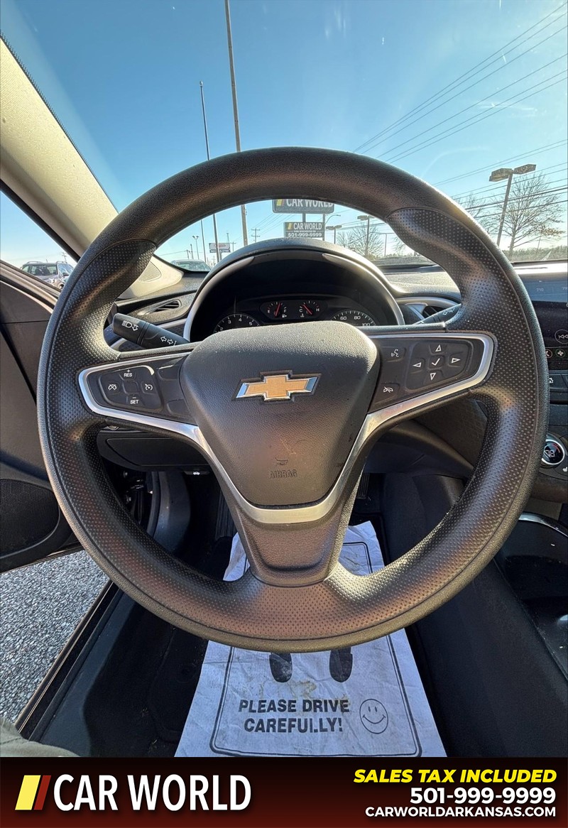 Chevrolet Malibu Vehicle Full-screen Gallery Image 19