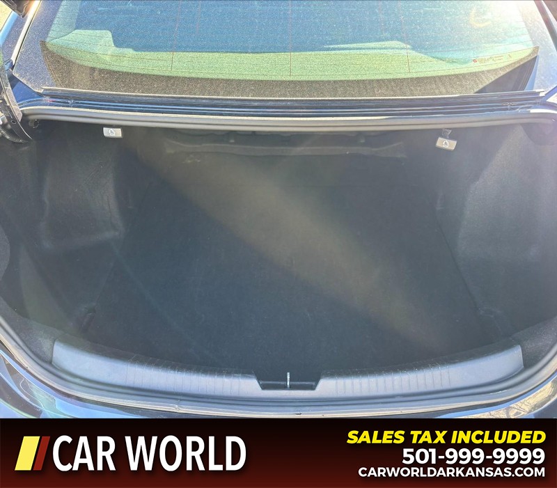 Chevrolet Malibu Vehicle Full-screen Gallery Image 6