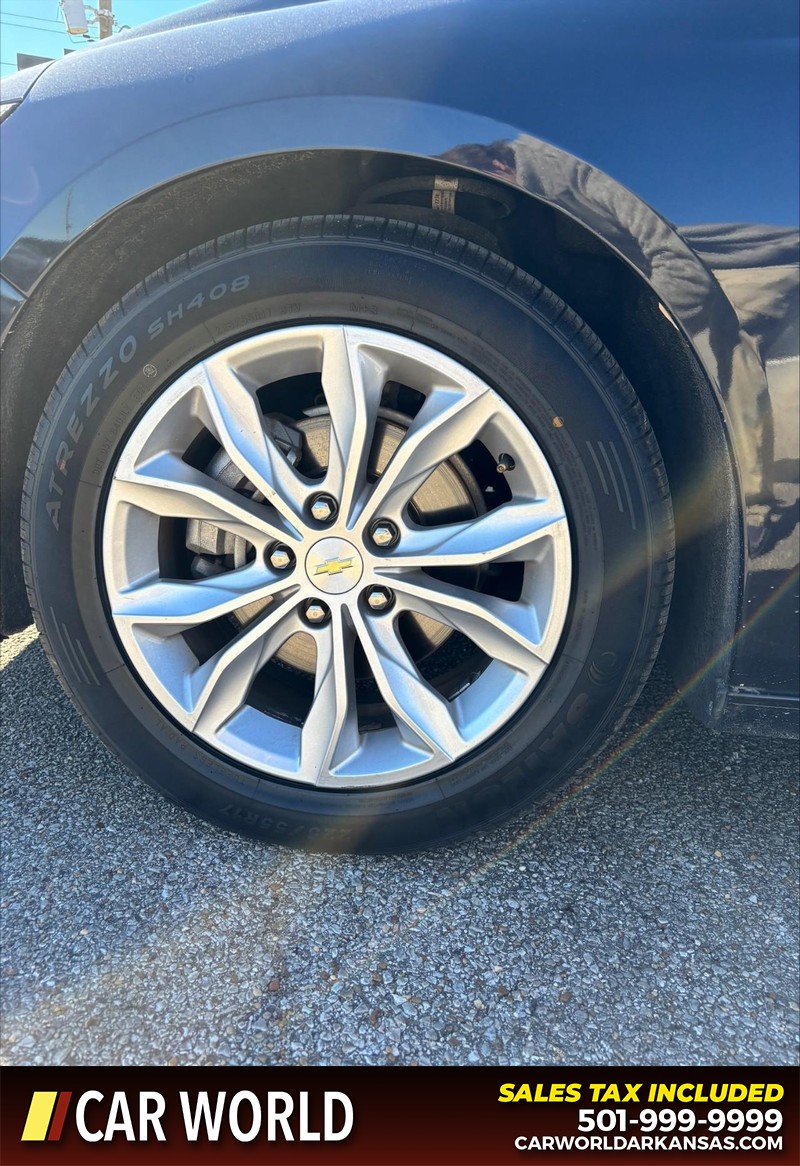 Chevrolet Malibu Vehicle Full-screen Gallery Image 11