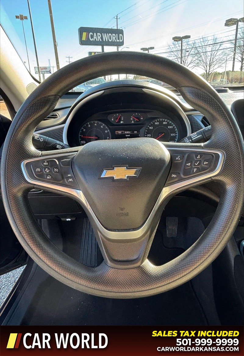 Chevrolet Malibu Vehicle Full-screen Gallery Image 19