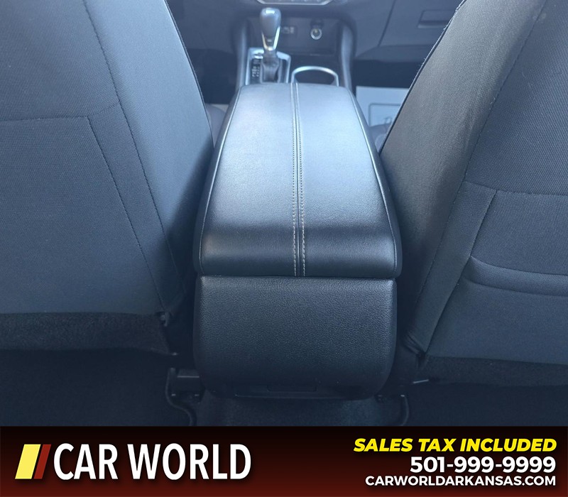 Nissan Altima Vehicle Full-screen Gallery Image 19