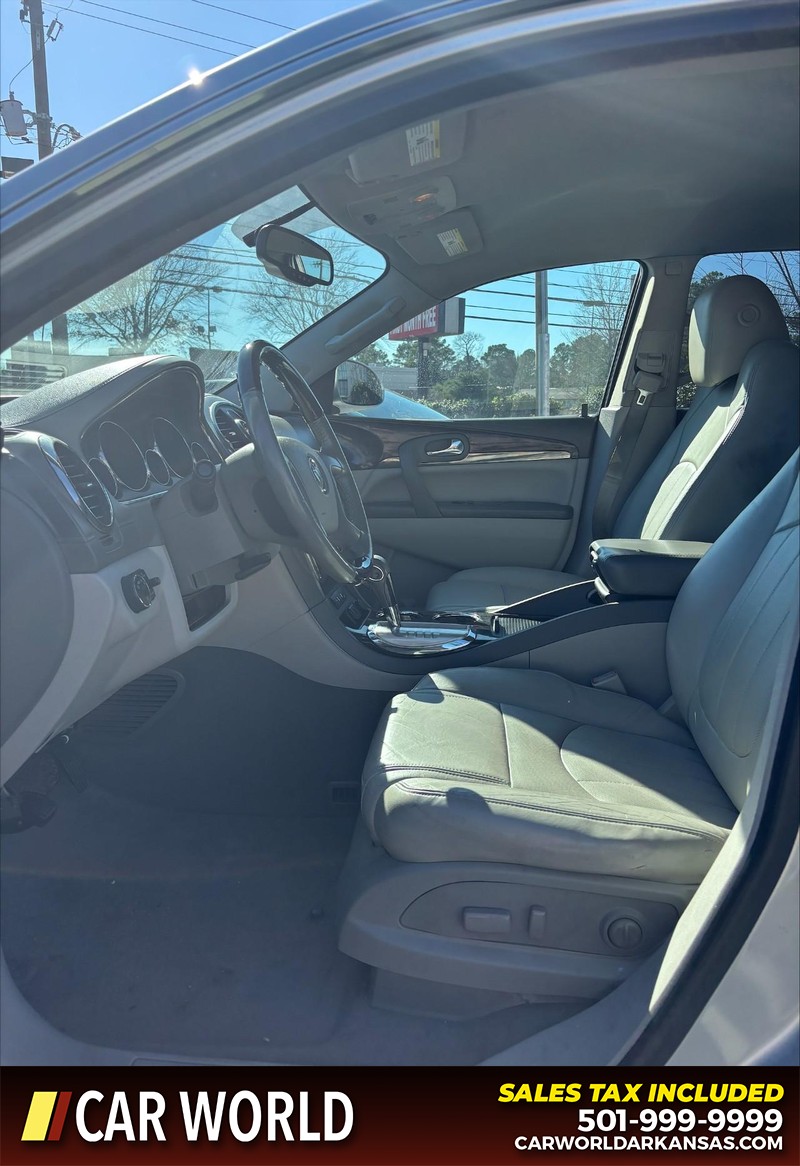 Buick Enclave Vehicle Full-screen Gallery Image 12