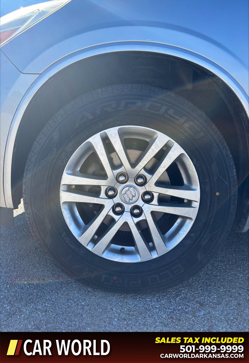 Buick Enclave Vehicle Full-screen Gallery Image 16