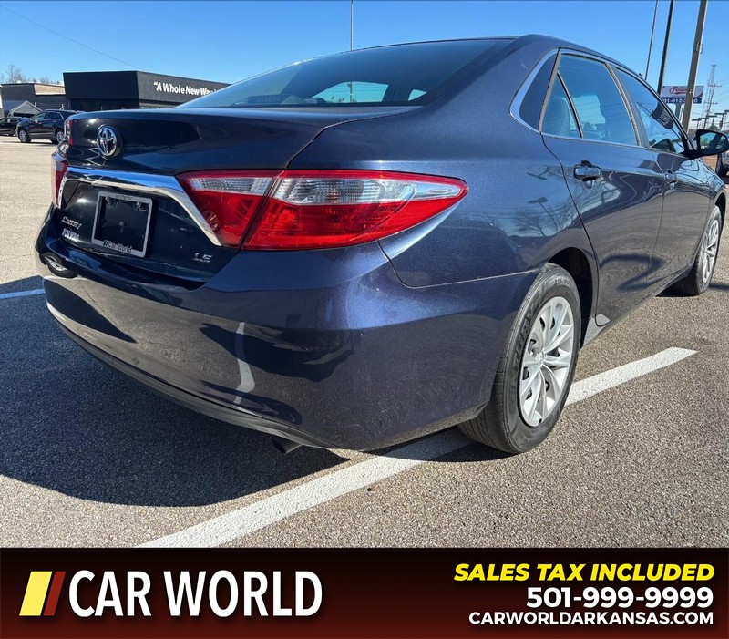 Toyota Camry Vehicle Full-screen Gallery Image 3