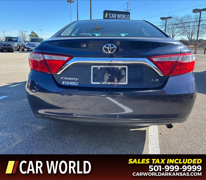 Toyota Camry Vehicle Full-screen Gallery Image 4