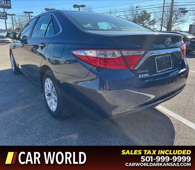 Toyota Camry Vehicle Full-screen Gallery Image 7