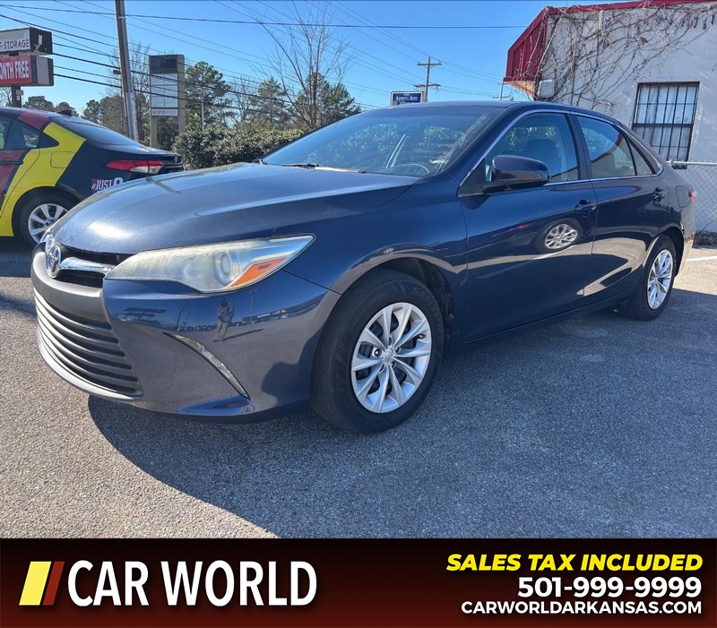 Toyota Camry Vehicle Full-screen Gallery Image 9