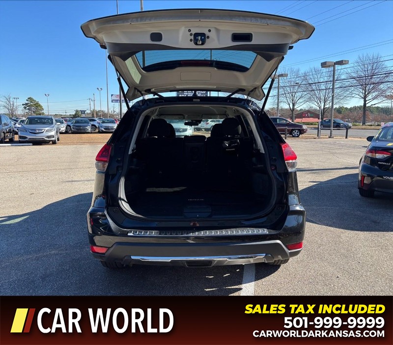 Nissan Rogue Vehicle Full-screen Gallery Image 5