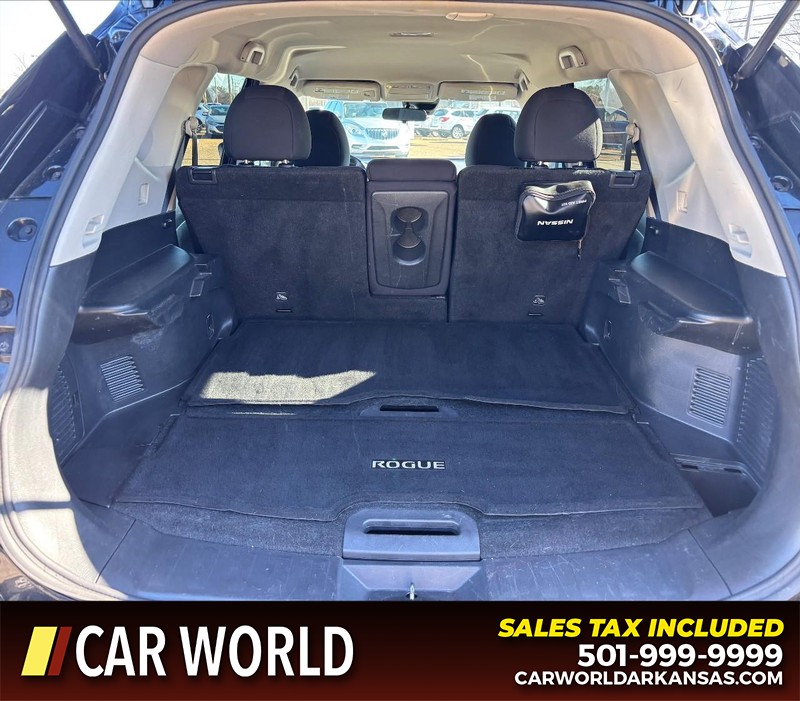 Nissan Rogue Vehicle Full-screen Gallery Image 6