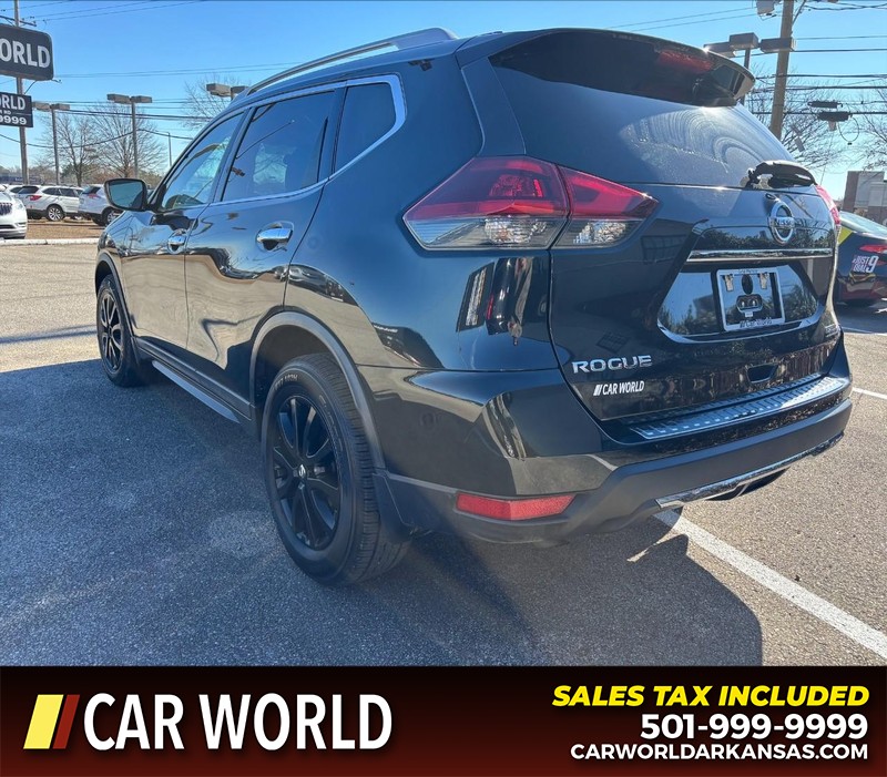 Nissan Rogue Vehicle Full-screen Gallery Image 7