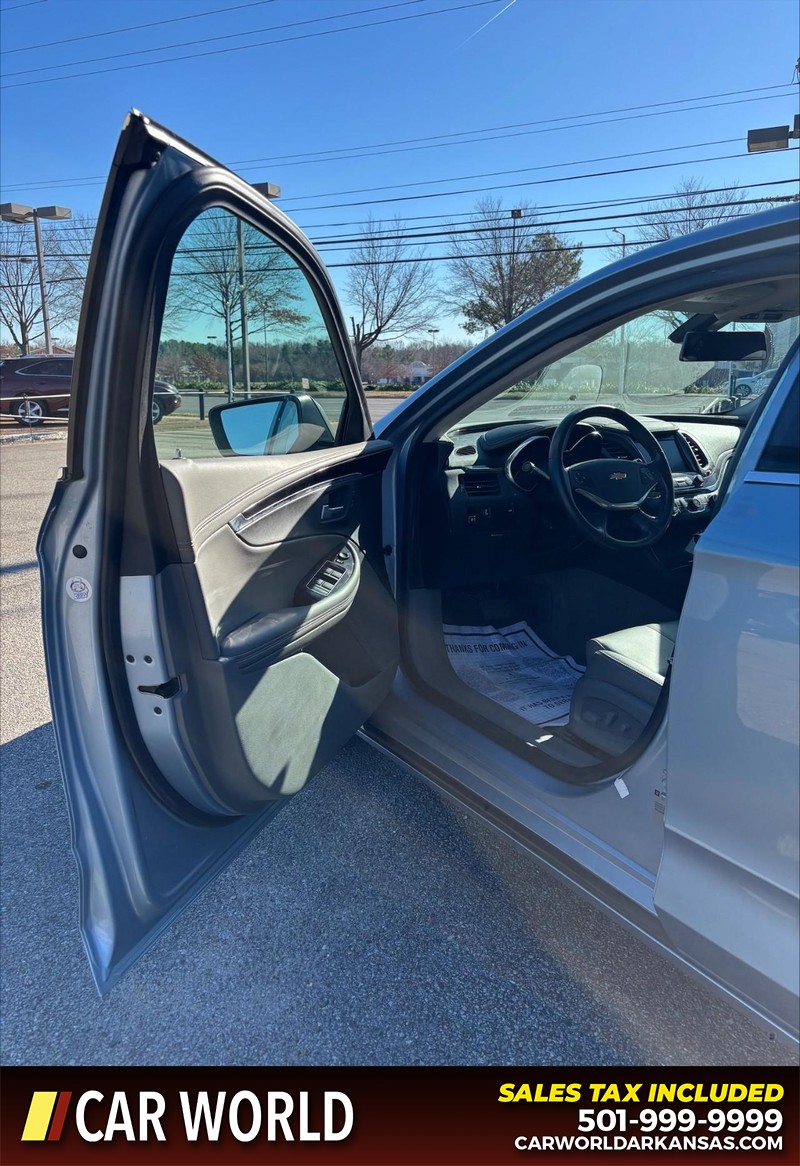 Chevrolet Impala Vehicle Full-screen Gallery Image 12