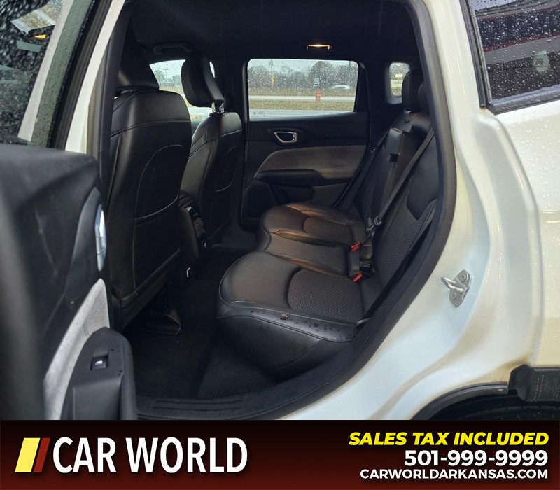 Jeep Compass Vehicle Full-screen Gallery Image 10