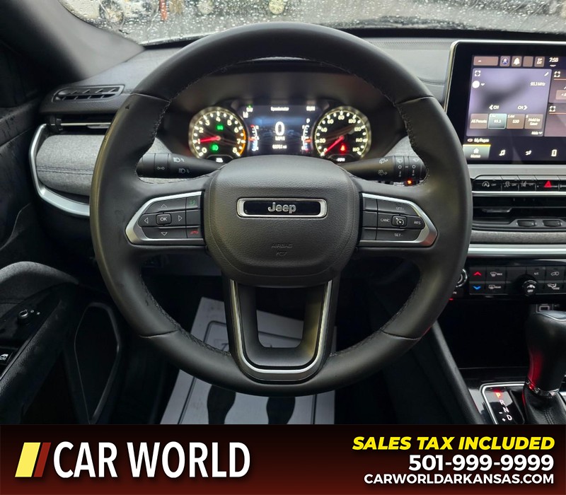 Jeep Compass Vehicle Full-screen Gallery Image 15