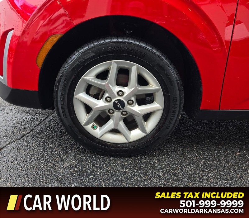 Kia Soul Vehicle Full-screen Gallery Image 6