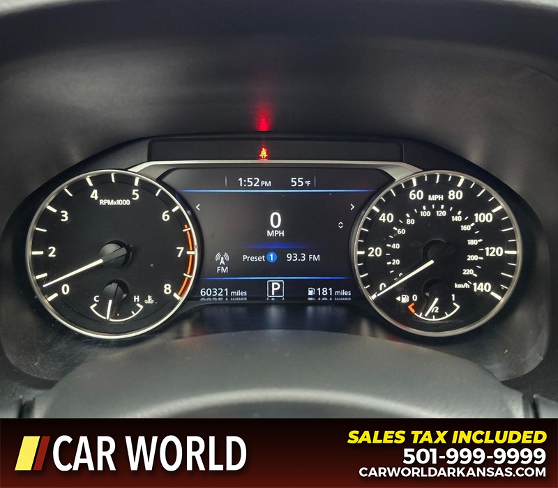 Nissan Altima Vehicle Full-screen Gallery Image 17