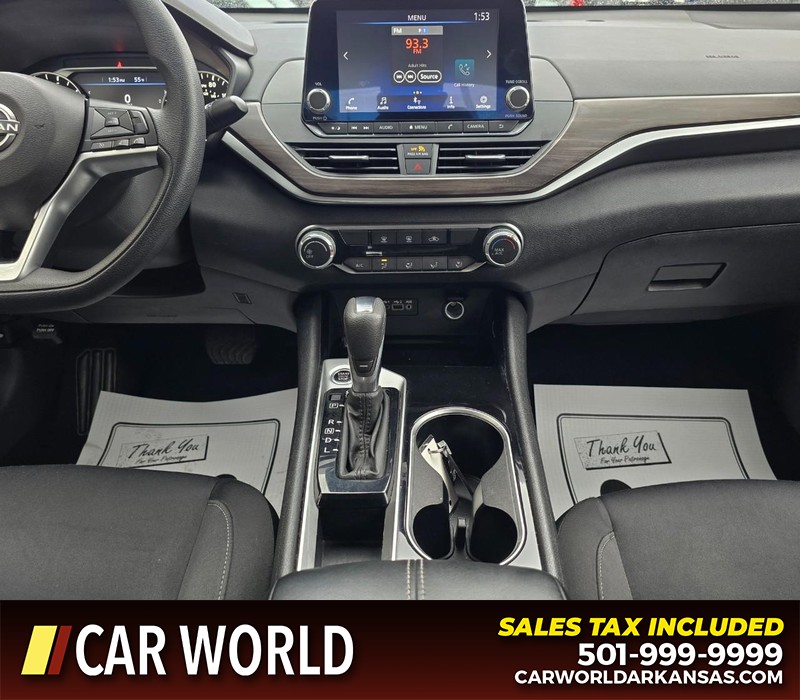 Nissan Altima Vehicle Full-screen Gallery Image 18