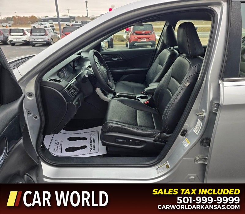 Honda Accord Sedan Vehicle Full-screen Gallery Image 8