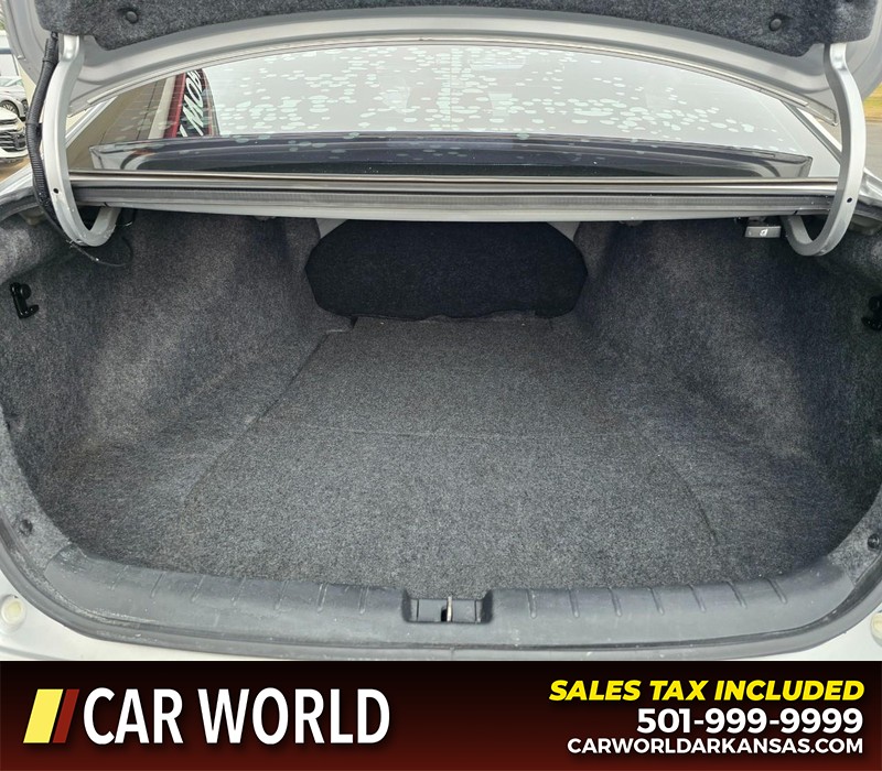 Honda Accord Sedan Vehicle Full-screen Gallery Image 13