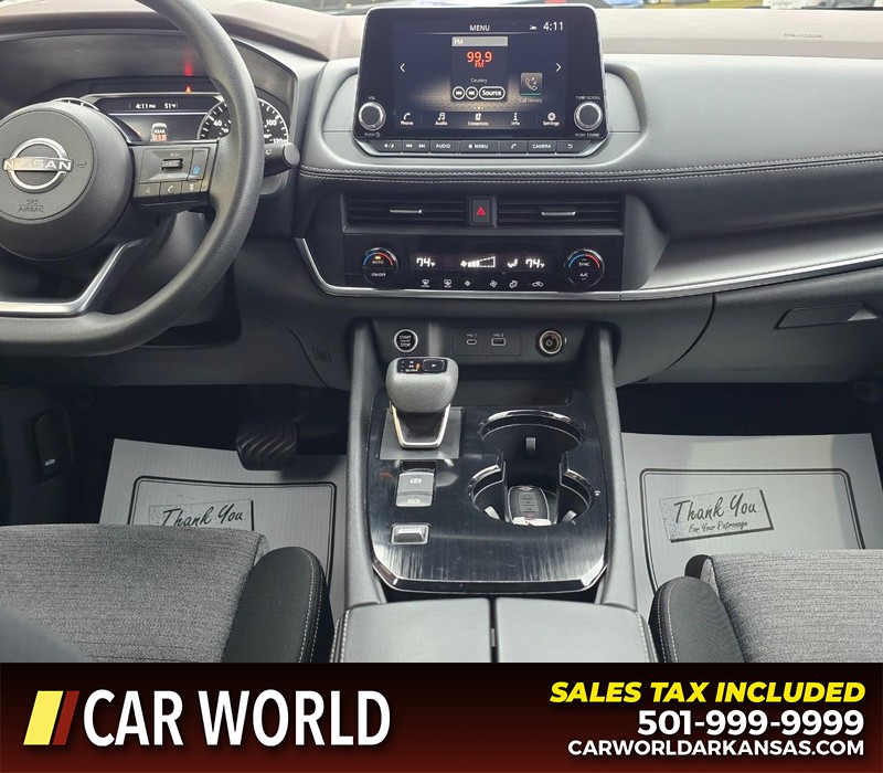 Nissan Rogue Vehicle Full-screen Gallery Image 18