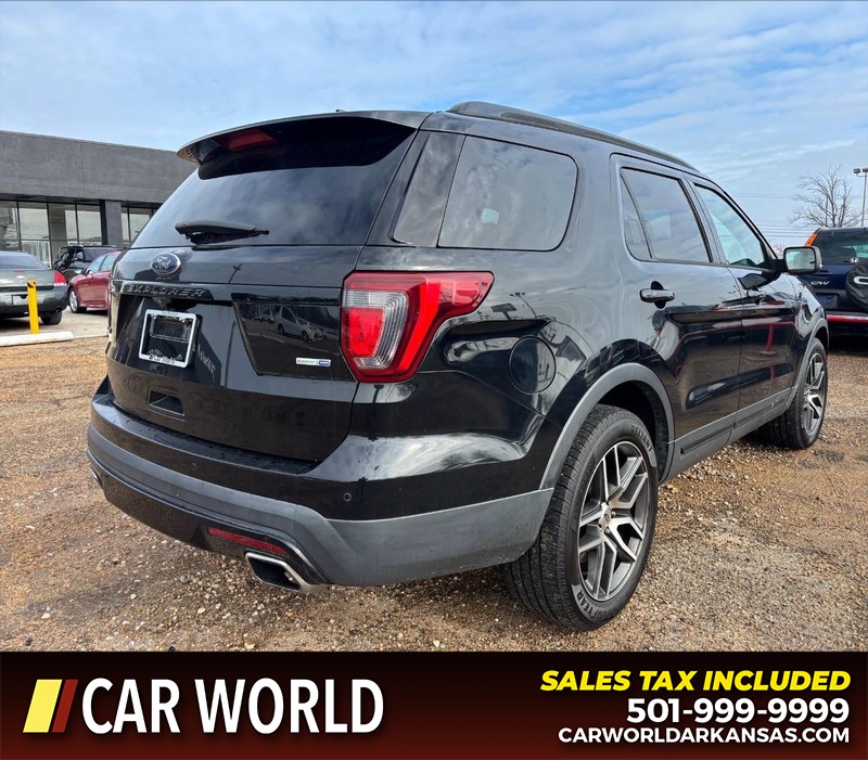 Ford Explorer Vehicle Full-screen Gallery Image 3